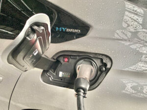 Peugeot 508 PHEV charge cable hybrid