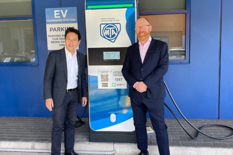 Jason Li MP and Collin Jennings - MTA NSW solar power ev charger