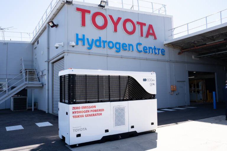 Hydrogen powered generator Toyota technology