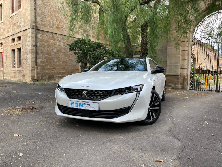 Peugeot 508 PHEV is a luxury car with low emissions