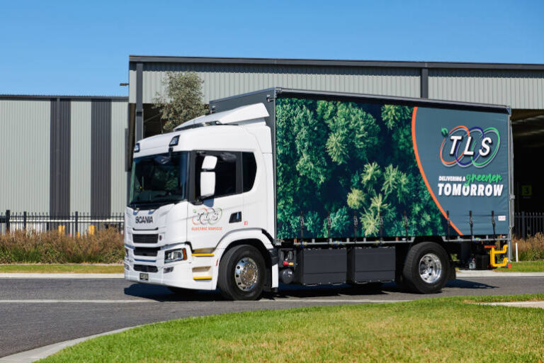 heavy rigid electric truck last mile deliveries