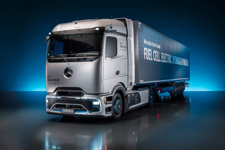 Mercedes-Benz NextGenH2 Truck Moves Closer to Production Mercedes-Benz NextGenH2 Truck